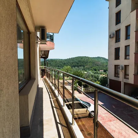 Greenlife Апартамент